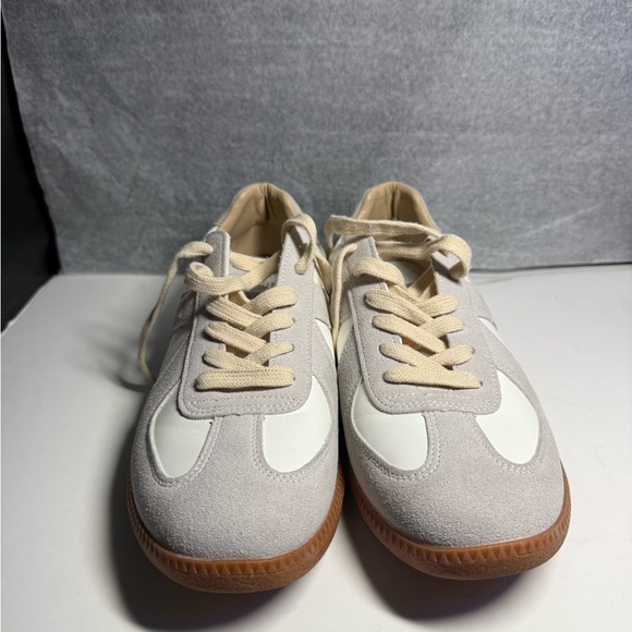 Maisen Margiela Classic White and Tan women's low top Sneakers size 40 - Picture 3 of 9